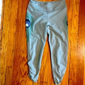 Synergy clothing cropped leggings